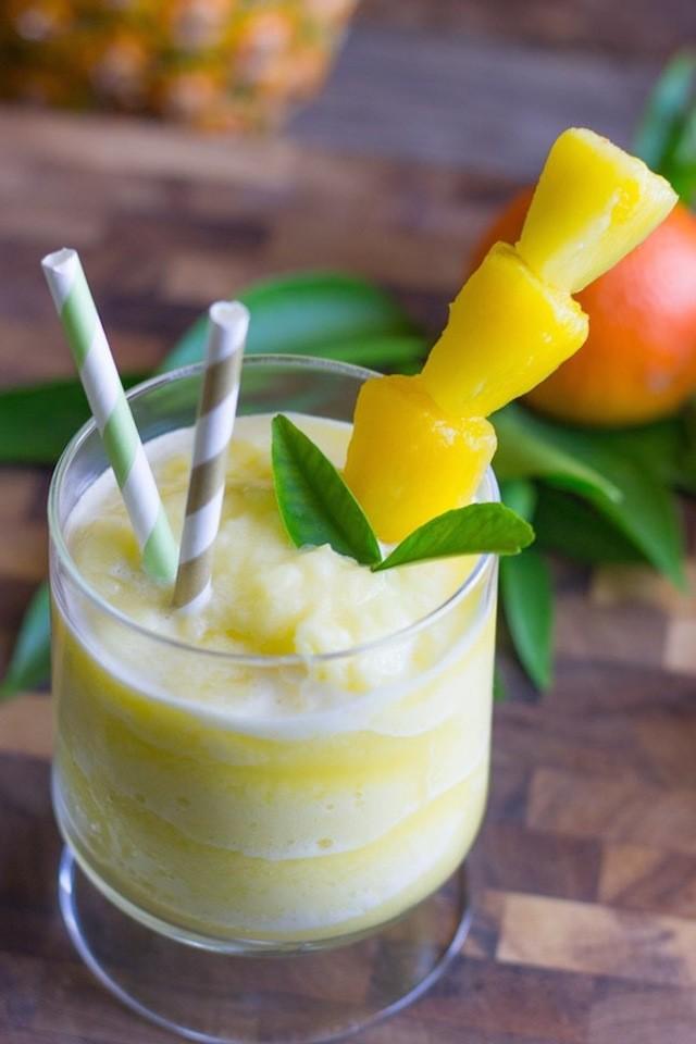 รูปภาพ:https://images.britcdn.com/wp-content/uploads/2015/08/Skinny-Pineapple-Orange-Slush-3.jpg?fit=max&w=800