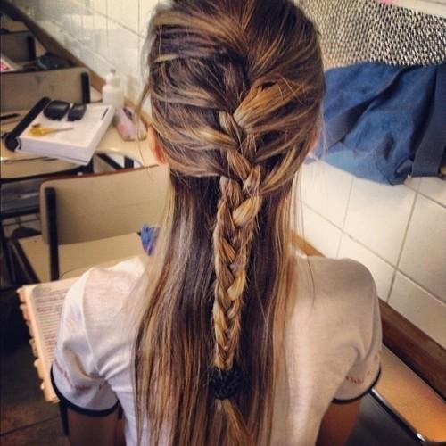 รูปภาพ:http://hairstylehub.com/wp-content/uploads/2017/03/half-up-french-braid.jpg