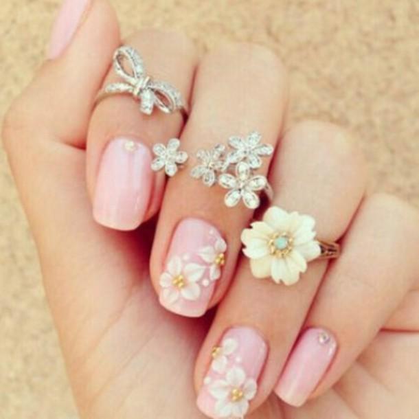 รูปภาพ:http://picture-cdn.wheretoget.it/0m6isl-l-610x610-nail+accessories-rings-nails-flowers-cute-girly-pink-pink+nails-nail+polish+rings-jewels-diamonds-flower+ring-charming-pretty-pretty+nails-style-nail+color-color-nail+polish-nail+s.jpg