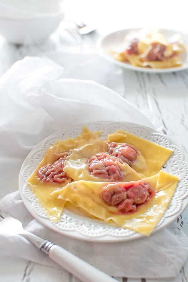 รูปภาพ:http://cooktoria.com/wp-content/uploads/2015/12/cherry-dumplings-2.jpg