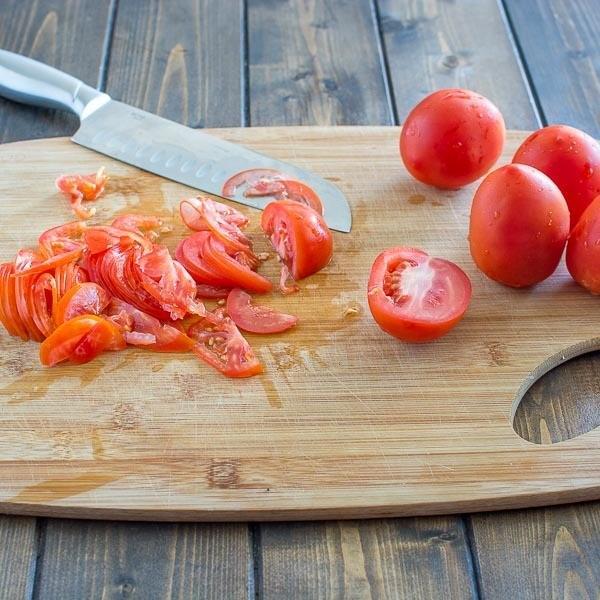 รูปภาพ:http://cooktoria.com/wp-content/uploads/2016/07/tomato-salad-achuchuk-1.jpg