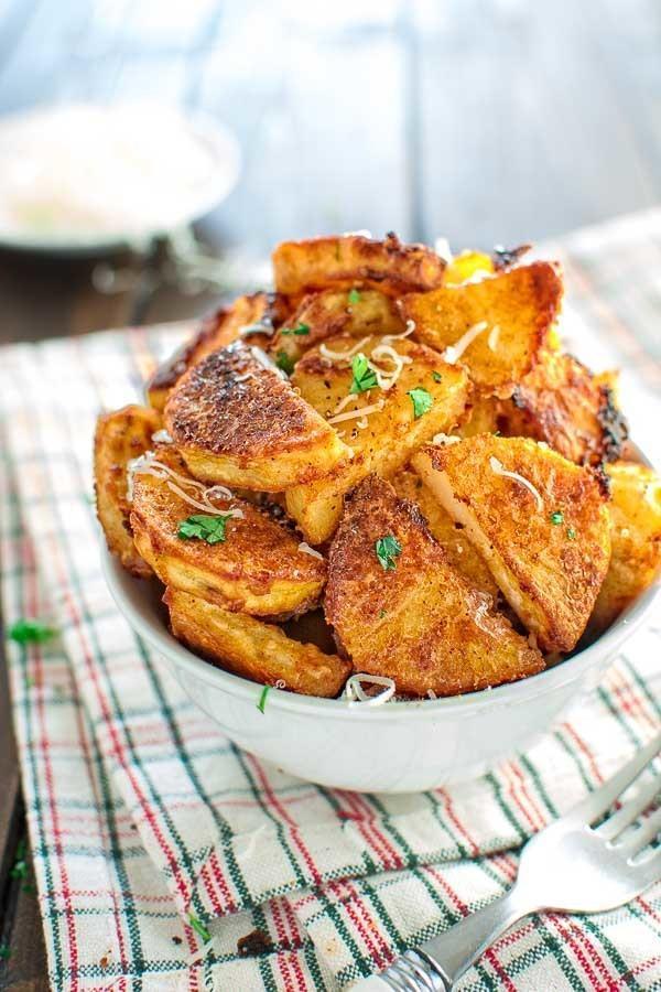 รูปภาพ:http://cooktoria.com/wp-content/uploads/2016/11/Parmesan-Crusted-Potatoes-12.jpg