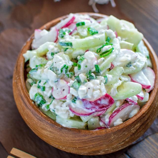 ภาพประกอบบทความ Creamy Cucumber-Radish Salad สลัดครีมแตงกวาเรดิช อร่อยง่ายแบบไขมันต่ำ 