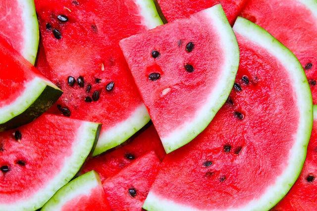 รูปภาพ:http://livelovefruit.com/wp-content/uploads/2013/07/health-benefits-of-watermelon.jpg