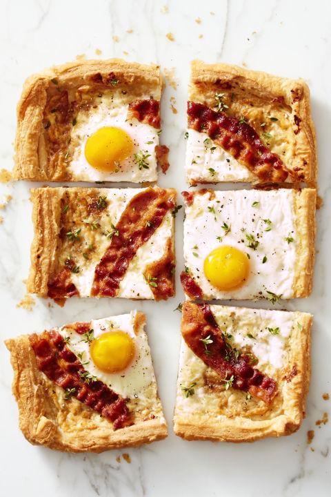 รูปภาพ:http://ghk.h-cdn.co/assets/17/03/480x720/gallery-1484694030-gh-0117-bacon-and-gruyere-breakfast-pie-2.jpg