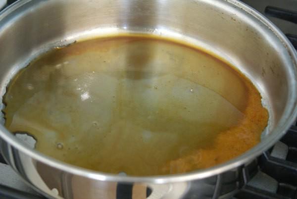 รูปภาพ:http://www.pastrypal.com/wp-content/uploads/2009/08/milk-chocolate-caramel-mousse-sugar-amber.jpg