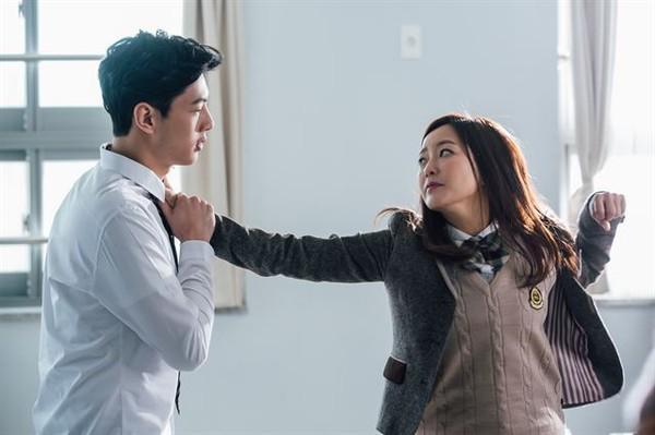 รูปภาพ:http://images.kdramastars.com/data/images/full/211328/phim-angry-mom-khi-me-ra-tay-kim-hee-sun4-jpg.jpg?w=600