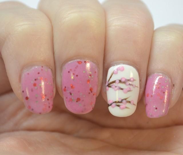 รูปภาพ:https://nailsthefinalfrontier.files.wordpress.com/2014/11/cherry-blossom-nails-4.jpg