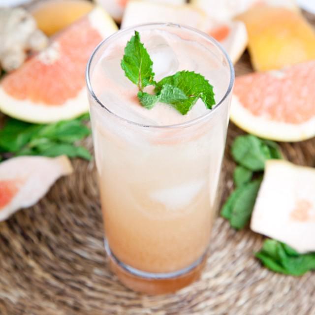 ตัวอย่าง ภาพหน้าปก:Grapefruit White Wine Spritzer ค็อกเทลเกรปฟรุตสูตรเด็ด หอมหวานสุดฟินซะไม่มี