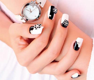 รูปภาพ:http://www.fashionlady.in/wp-content/uploads/2015/03/Flower-nailart.jpg