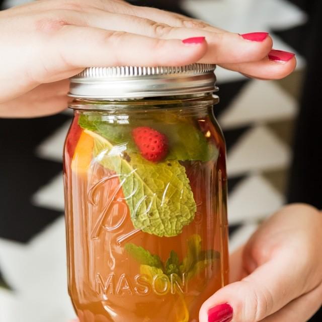 ตัวอย่าง ภาพหน้าปก:Fruity Summer Cocktails in a Jar ค็อกเทลผลไม้สุดฟิน อร่อยง่ายพกพาสะดวก รับซัมเมอร์
