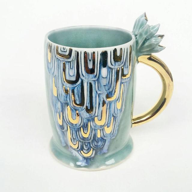 รูปภาพ:http://static.boredpanda.com/blog/wp-content/uploads/2017/04/crystal-coffee-cups-silver-lining-ceramics-katie-marks-5901da46d4f4a__700.jpg