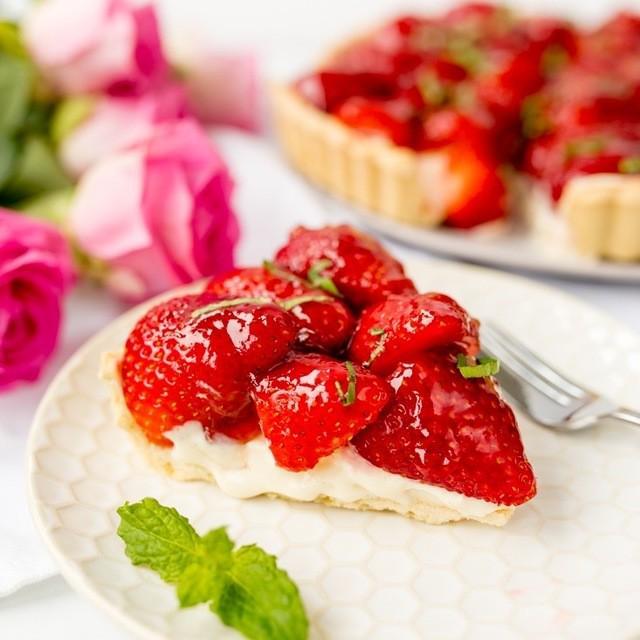 ภาพประกอบบทความ 'Homemade Strawberry Tart' สูตรทาร์ตสตรอว์เบอร์รี่โฮมเมดสุดฟิน รับประกันความว้าว!