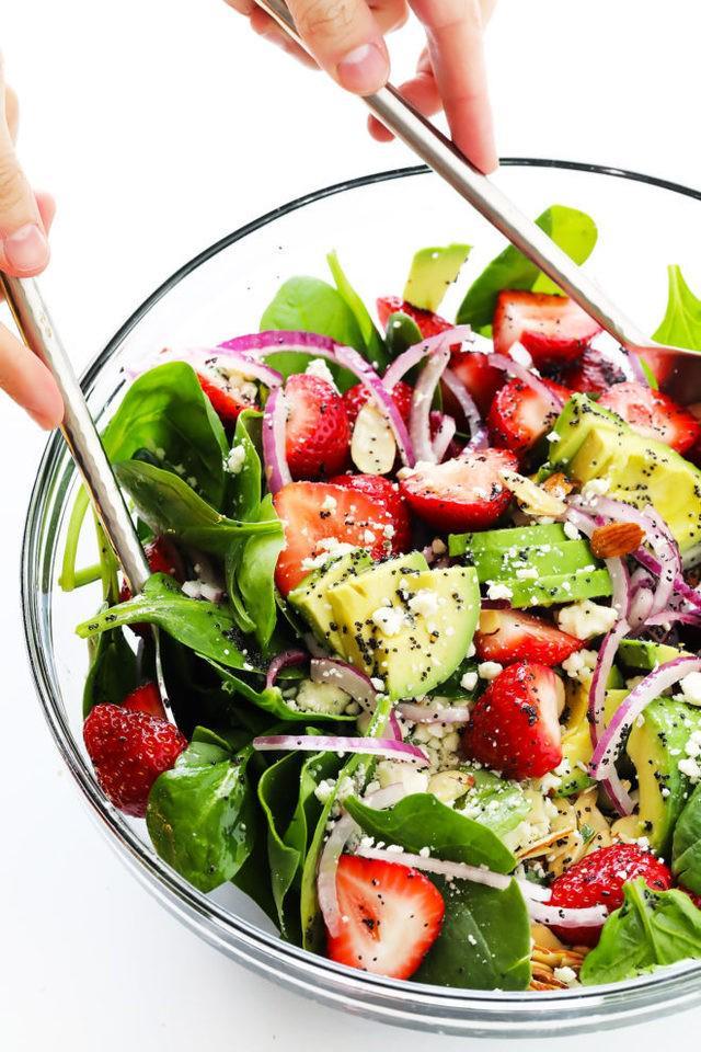 รูปภาพ:https://www.gimmesomeoven.com/wp-content/uploads/2013/04/Strawberry-Avocado-Spinach-Salad-Recipe-with-Poppyseed-Dressing-3-660x990.jpg