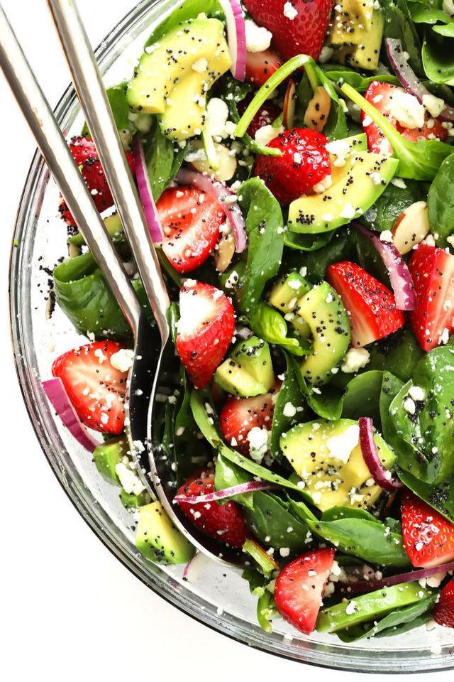 รูปภาพ:https://www.gimmesomeoven.com/wp-content/uploads/2013/04/Strawberry-Avocado-Spinach-Salad-Recipe-with-Poppyseed-Dressing-1-660x990.jpg