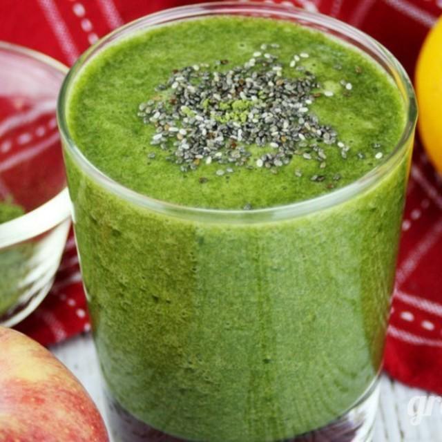 ภาพประกอบบทความ 'Matcha Ginger Green Smoothie' สมูทตี้มัทฉะรสขิงสีเขียวแสนอร่อย อร่อยจนไม่อยากวางแก้ว!