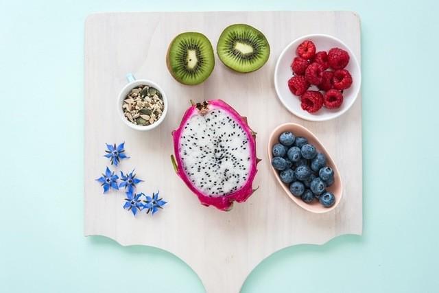 รูปภาพ:https://images.britcdn.com/wp-content/uploads/2017/05/Brit_co_mermaid_smoothie_bowl_toppings-1.jpg?fit=max&w=800