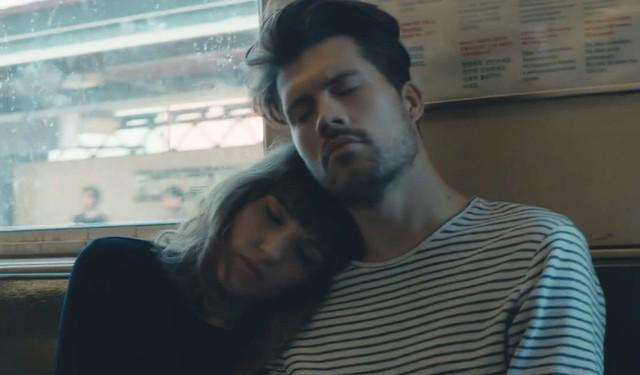 รูปภาพ:https://helloanaxjonessy.files.wordpress.com/2016/01/oh-wonder-without-you.jpg