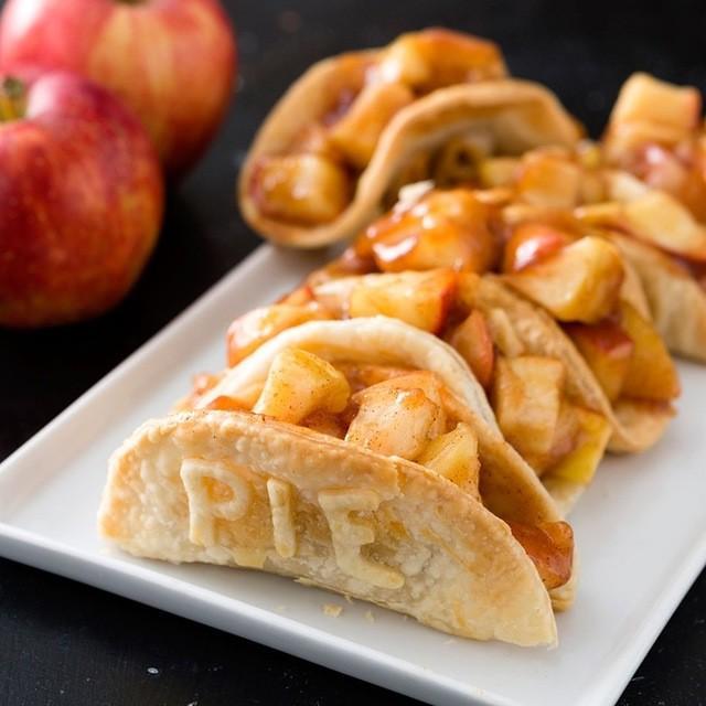 ตัวอย่าง ภาพหน้าปก:'Apple Pie Tacos' เมนูพายแอปเปิ้ลทาโก้สุดฟิน อร่อยง่ายๆ แถมพกพาสะดวก