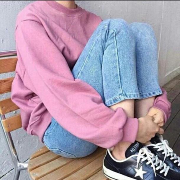 รูปภาพ:http://picture-cdn.wheretoget.it/3r1lz8-l-610x610-sweater-pink-jeans-tumblr-girl-aesthetic-grunge-alternative-pale-pale+grunge-aesthetic+tumblr-pink+sweater.jpg