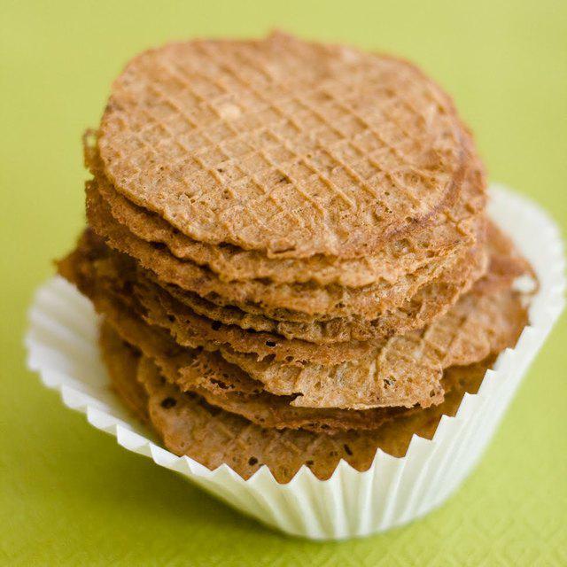 รูปภาพ:http://2.bp.blogspot.com/__IP6S4qrDTw/S8tJbEiEUaI/AAAAAAAAC4U/JWmdhI7ulFY/s1600/Chocolate+Pizzelle+01.jpg