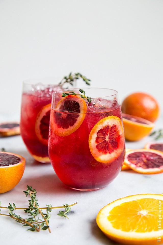 รูปภาพ:http://cf.thelittleepicurean.com/wp-content/uploads/2016/02/blood-orange-elderflower-gin-cocktail.jpg