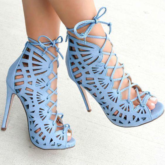 รูปภาพ:http://trend2wear.com/wp-content/uploads/2017/05/high-heels-23.jpg