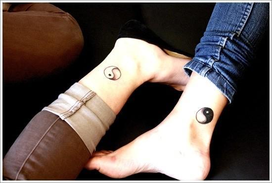 รูปภาพ:http://www.tattooeasily.com/wp-content/uploads/2013/05/Yin-Yang-Tattoo-Designs-25.jpg