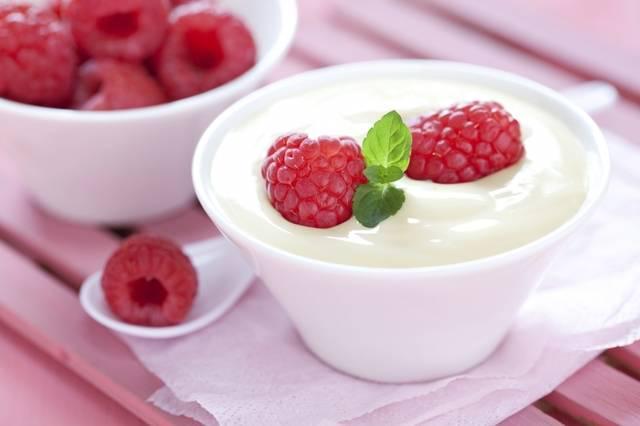 รูปภาพ:http://hungryforever.s3-ap-southeast-1.amazonaws.com/wp-content/uploads/2015/04/milk-shake-fruit-wallpaper-hd-raspberries-cups-yogurt-leaves-spoon.jpg