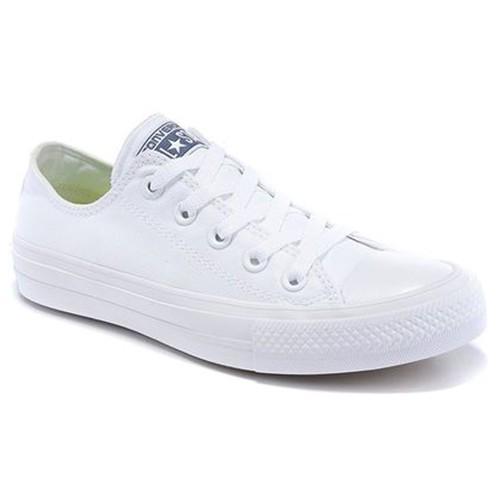 รูปภาพ:http://bpc.h-cdn.co/assets/17/15/1491858087-converse-all-star-ii-white-sneakers.jpg