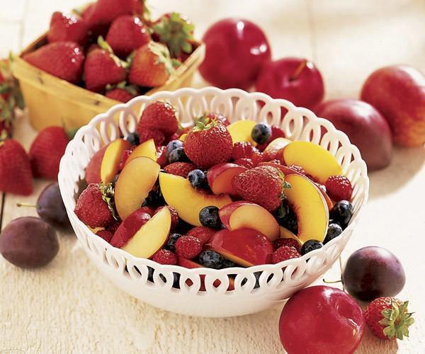 รูปภาพ:http://ghk.h-cdn.co/assets/cm/15/11/54fdd59e65fef-summer-fruit-spiced-syrup-s3.jpg