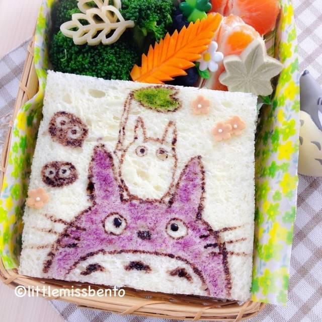 รูปภาพ:http://littlemissbento.com/wp-content/uploads/2014/01/Totoro-Toast-Art-Bento-3--735x735.jpg