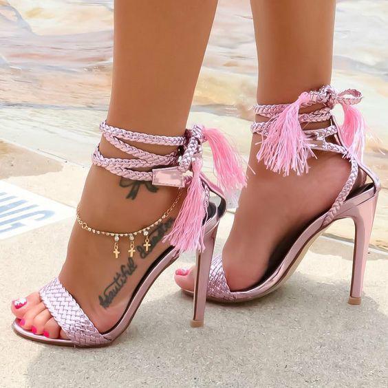 รูปภาพ:http://trend2wear.com/wp-content/uploads/2017/06/stunning-heels-1-11.jpg