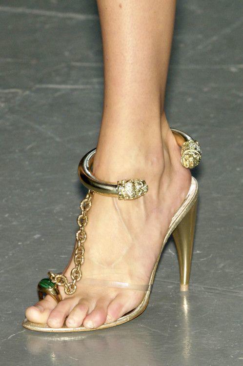 รูปภาพ:http://trend2wear.com/wp-content/uploads/2017/06/stunning-heels-1-21.jpg