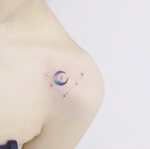 รูปภาพ:http://tattooblend.com/wp-content/uploads/2016/06/shoulder-constellation-tattoo.jpg