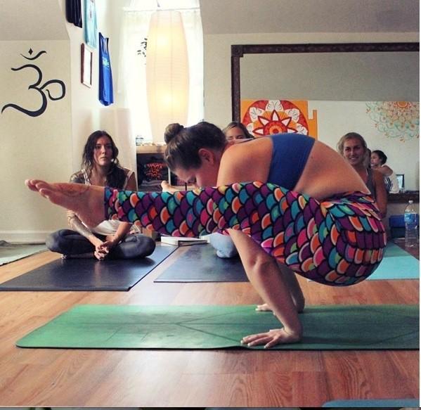 รูปภาพ:http://www.healthista.com/wp-content/uploads/2015/09/Woman-on-instagram-yoga-fat-fit-women-by-healthista.com_.jpg