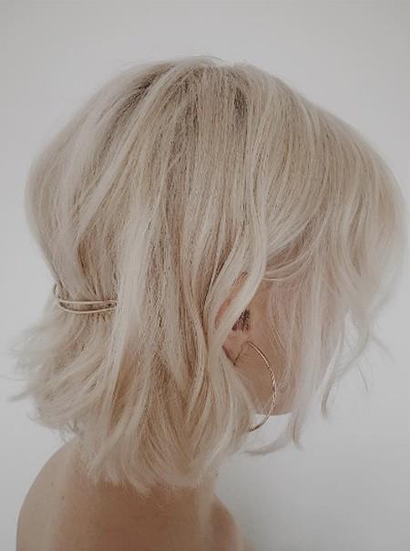 รูปภาพ:http://styleskinner.com/wp-content/uploads/2017/05/111-Gold-bridal-hair-piece-accent.jpg