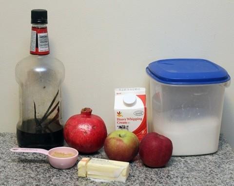 รูปภาพ:http://wearenotmartha.com/wp-content/uploads/Caramel-Apple-Pomegranate-Parfait-Ingredients.jpg