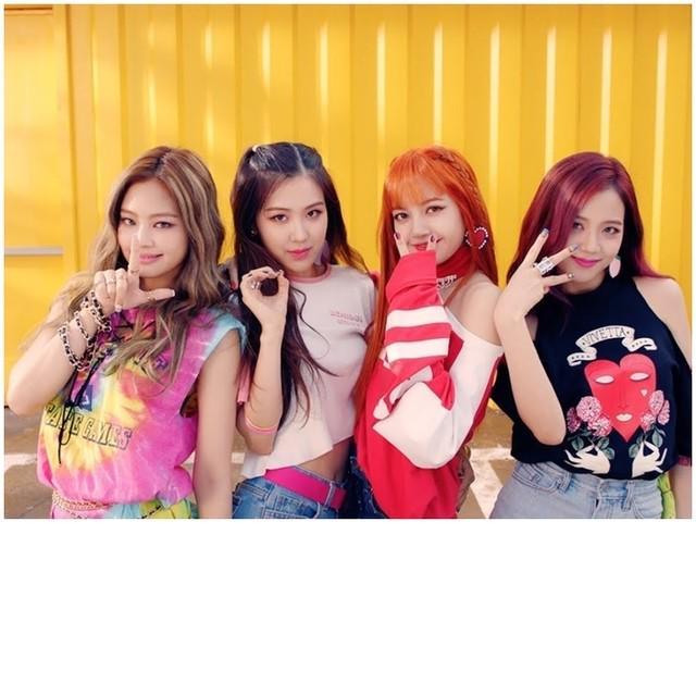 ภาพประกอบบทความ เปิดตู้เสื้อผ้า! ส่องแฟชั่นสุดฮอตของสาวๆ 'BLACKPINK' จาก IG : blackpinkcloset