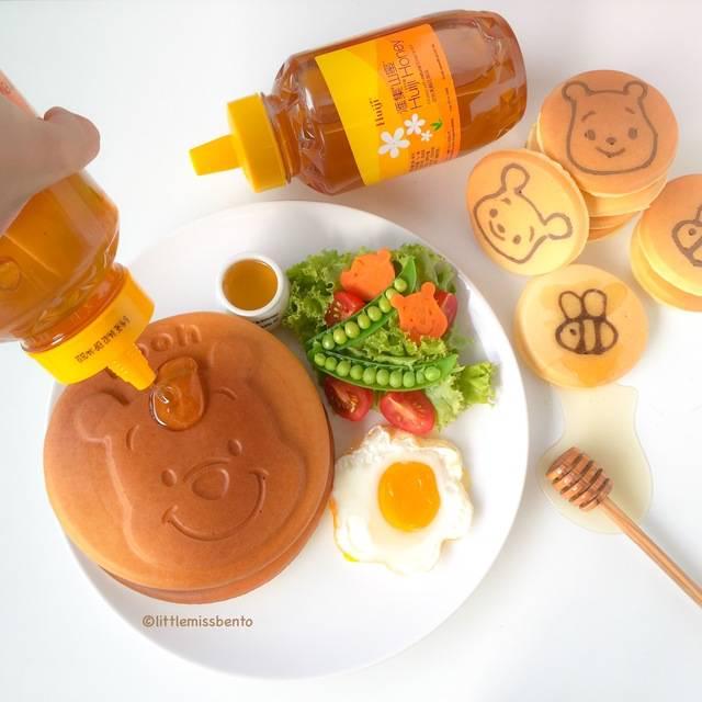 รูปภาพ:http://littlemissbento.com/wp-content/uploads/2015/06/Winnie-the-Pooh-Pancakes-Huiji-Honey-3.jpg