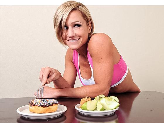 รูปภาพ:https://www.bodybuilding.com/fun/images/2014/10-valuable-diet-habits-for-bikini-model-results_07.jpg
