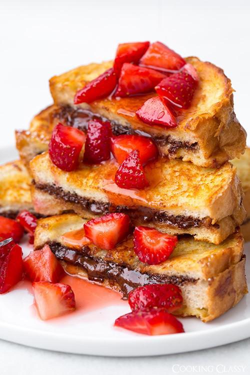 รูปภาพ:http://www.cookingclassy.com/wp-content/uploads/2014/01/nutella-stuffed-french-toast-with-strawberries+srgb+text..jpg