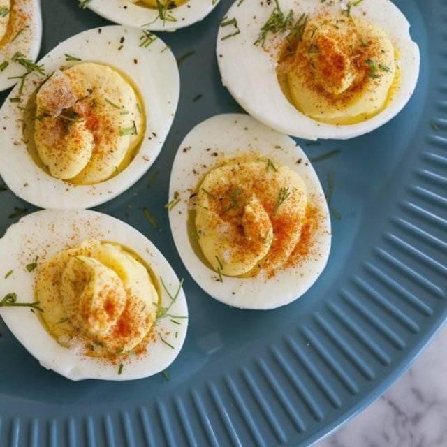 ภาพประกอบบทความ วิธีทำ Deviled Egg : ไข่ปีศาจ ปรุงรสจัดจ้าน ง่าย แถมอร่อย!
