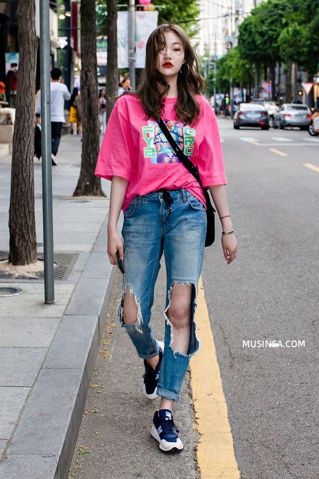 รูปภาพ:https://s-media-cache-ak0.pinimg.com/736x/c9/a5/a6/c9a5a652604849f787e610f0b126499a--korean-street-fashion-asian-fashion.jpg