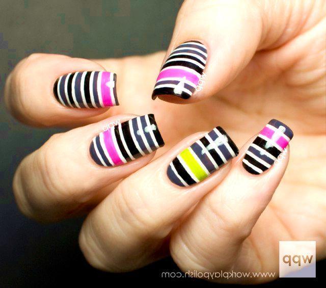 รูปภาพ:http://www.preppychic.club/wp-content/uploads/2017/05/35-fabulous-nail-art-designs-with-playful-pretty-stripes-24.jpg