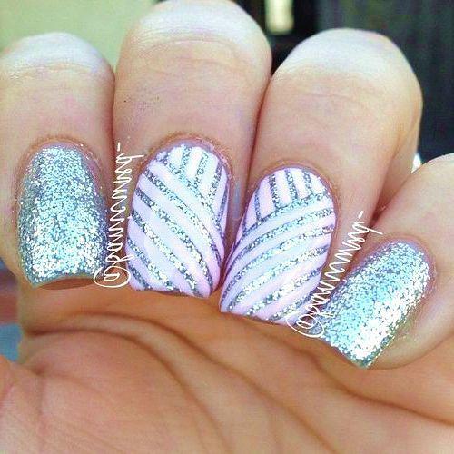 รูปภาพ:http://www.preppychic.club/wp-content/uploads/2017/05/35-fabulous-nail-art-designs-with-playful-pretty-stripes-10.jpg