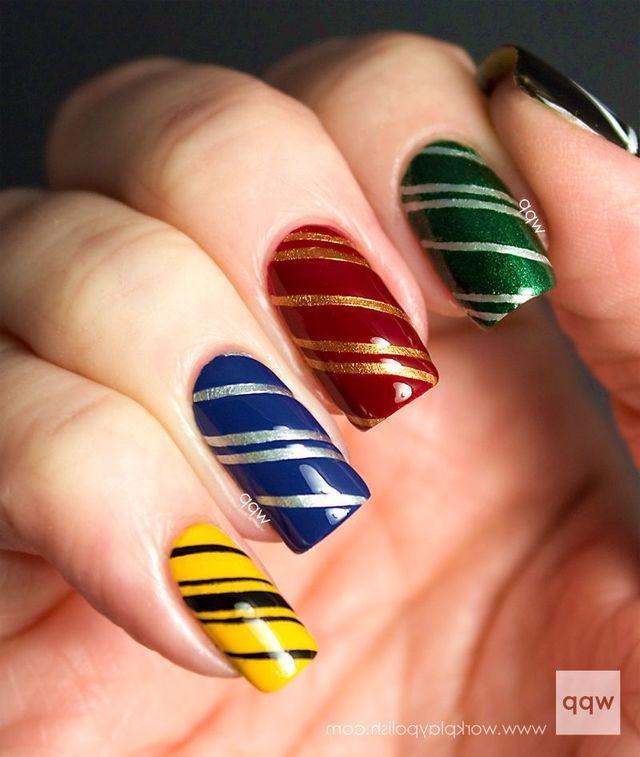 รูปภาพ:http://www.preppychic.club/wp-content/uploads/2017/05/35-fabulous-nail-art-designs-with-playful-pretty-stripes-3.jpg