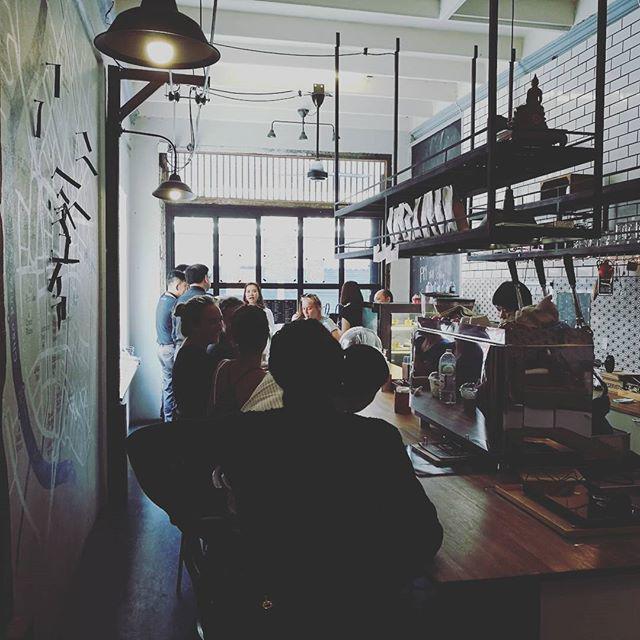 รูปภาพ:https://www.instagram.com/p/BU_SrHfAsN0/?taken-by=unbrandedcafe