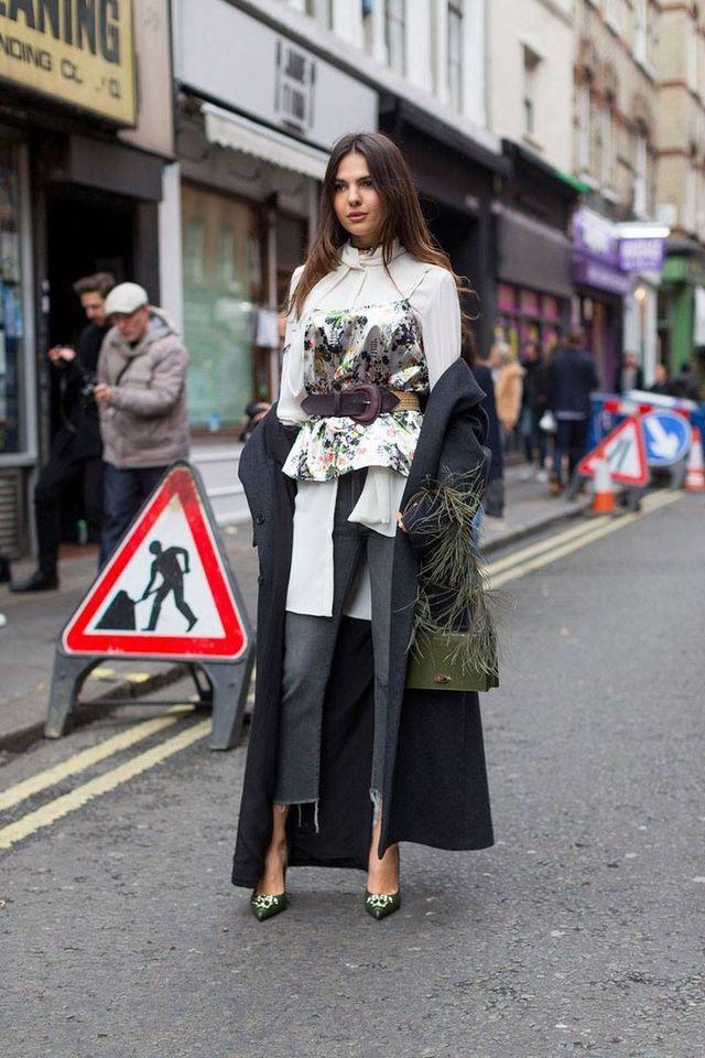 รูปภาพ:https://s-media-cache-ak0.pinimg.com/736x/d4/6c/02/d46c02f0042ff2bf1db0bd99ed31d920--london-street-styles-fashion-street-styles.jpg