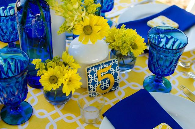 รูปภาพ:http://weddingdecorates.com/wp-content/uploads/2016/11/yellow-and-blue-wedding-theme-blue-and-yellow-wedding-decorations-popular-decorating-party-2.jpg
